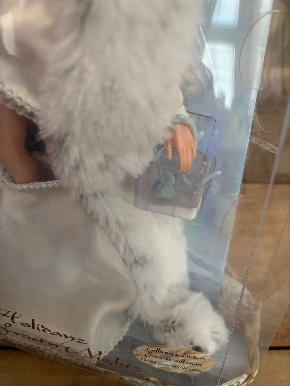 BRATZ Holudayz Frosty Nightz Cloe Collector’s Edition Set/Ensemble NWT - Picture 3 of 8